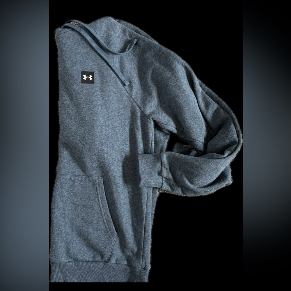 Under Armour Heathered Blue Hoodie Sweatshirt. (MEDIUM)